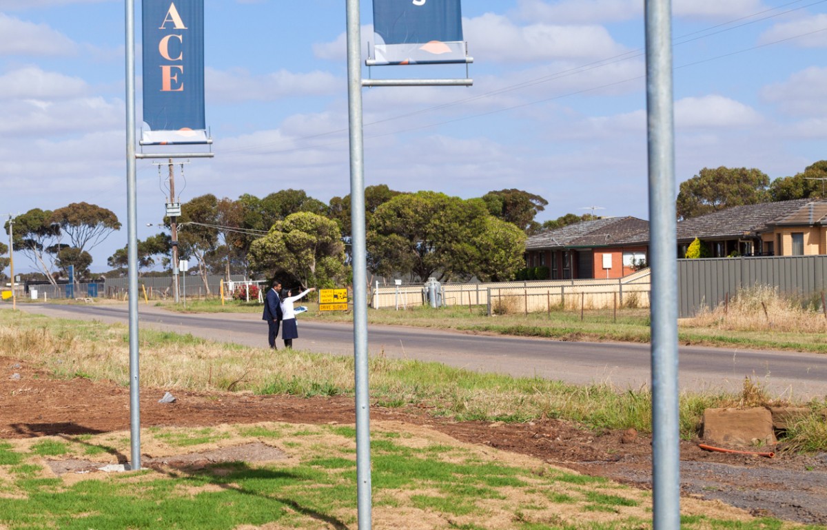 Tarneit West Station